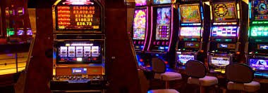 Weekly cashback promotion banner for rumahwd Bandar Poker players
